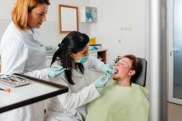 Best Emergency Tooth Extraction in Maysville, MO